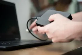 Cargador original vs genérico para laptop: ¿cuál conviene realmente? — Cargador Laptop