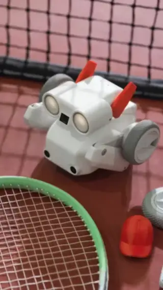 🎥🤖 ¡Este robot te sigue y graba tus videos en 4K sin necesidad de un camarógrafo!