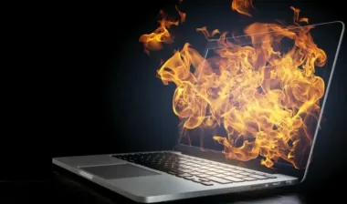 ¿Por qué mi laptop no carga? Causas reales y soluciones efectivas