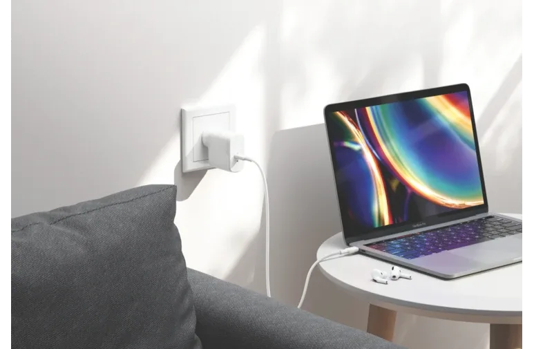 Guía completa de cargadores para laptop: cómo elegir el correcto y evitar daños
